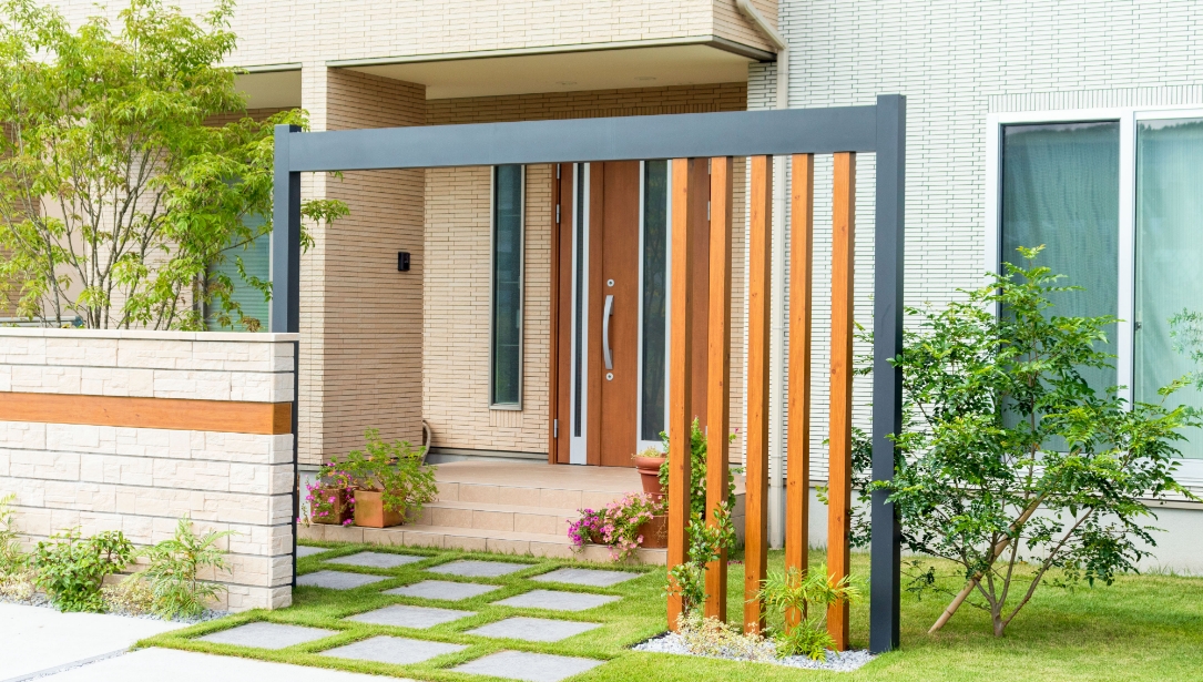住宅回りを美しく整える、それが雅緑化のお仕事です